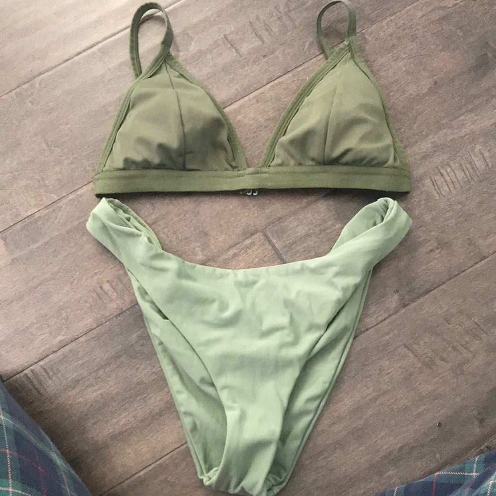 Off tone olive/green bikini